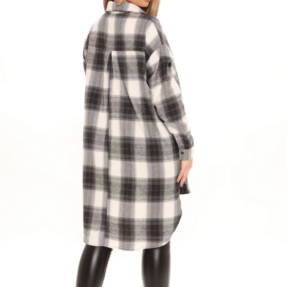 Fashion Nova new plaid black & white shirt
